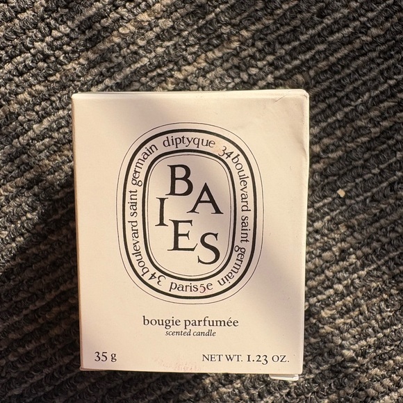 Diptyque Baies Scented Candle - Boujee Parfumee - Picture 1 of 2